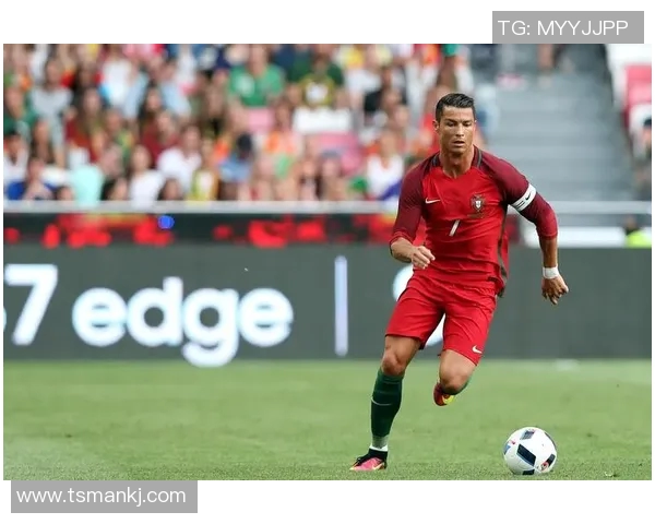 以数码艺术视角展现足球球星激情与荣耀时刻